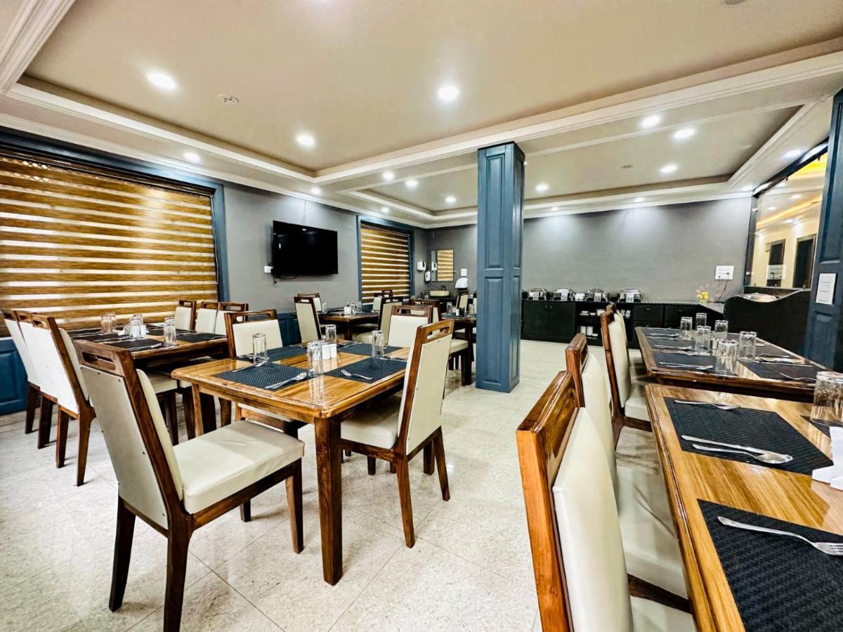 Srinagar Group Of Hotels 외부 사진