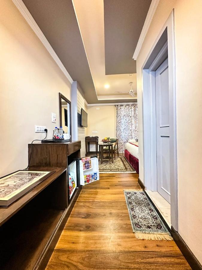 Srinagar Group Of Hotels 외부 사진