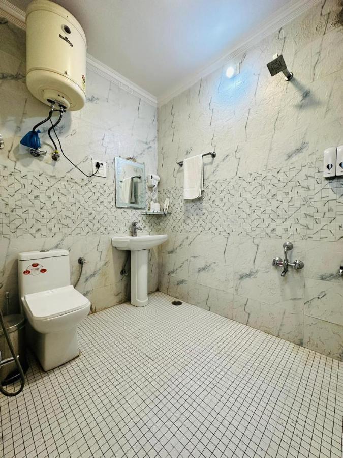Srinagar Group Of Hotels 외부 사진