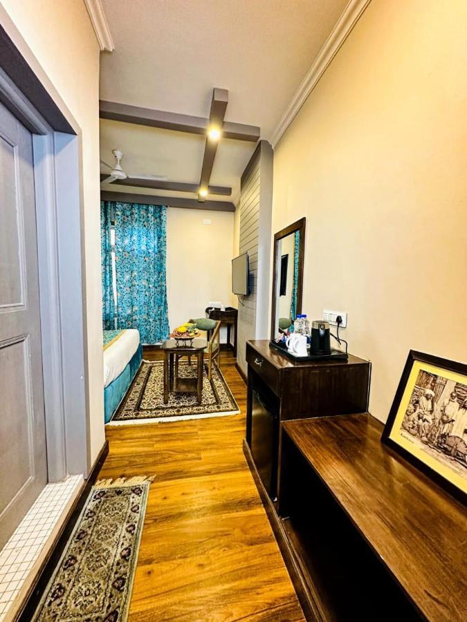 Srinagar Group Of Hotels 외부 사진